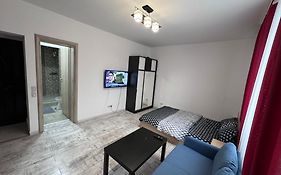 Cozy Studio 10 Min Away From Th Center Of The City